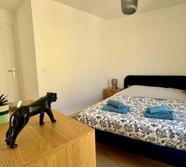 Appartement Lumineux Avec Terrasses Le Luc Exteriör bild