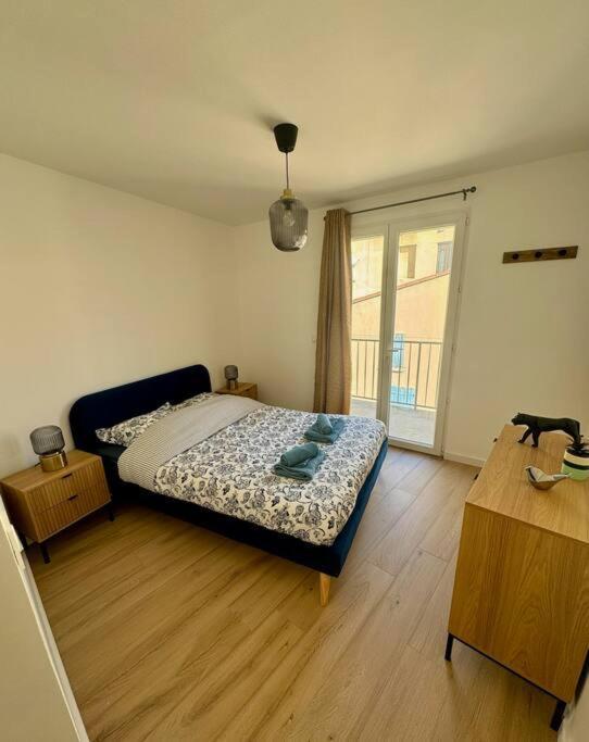 Appartement Lumineux Avec Terrasses Le Luc Exteriör bild
